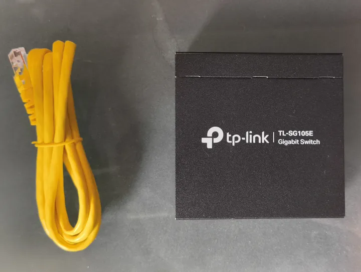 Switch TP-Link TL-SG105E y cable Ethernet